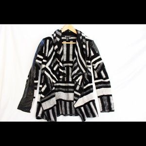 INC • Pullover open front blazer • Black print